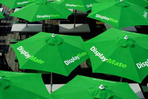 When Is It Better to Choose Umbrellas Over Gazebos?